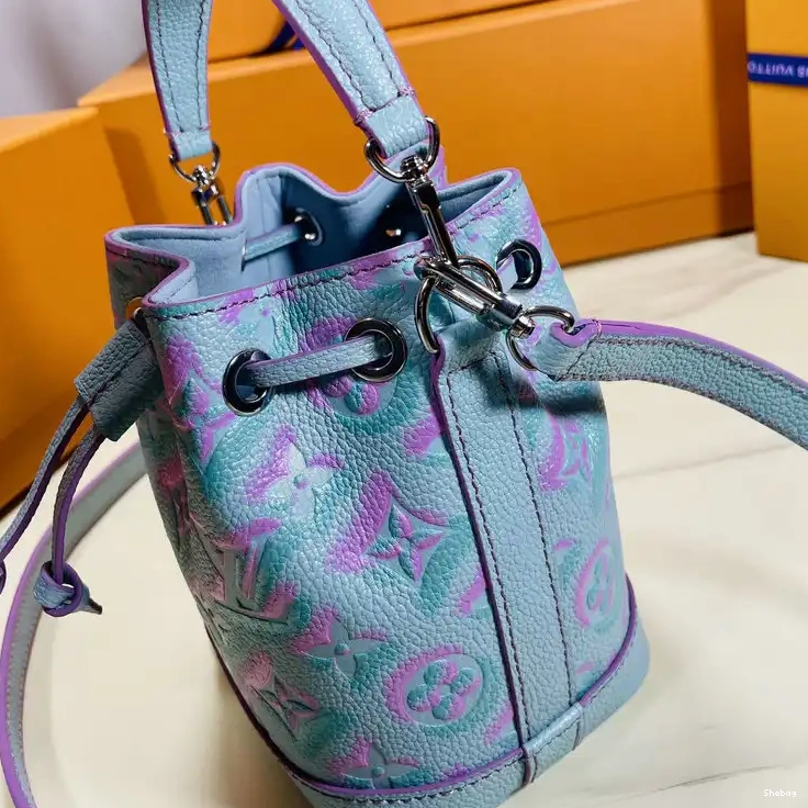 Bag 2207DJ0015 LV 0619
